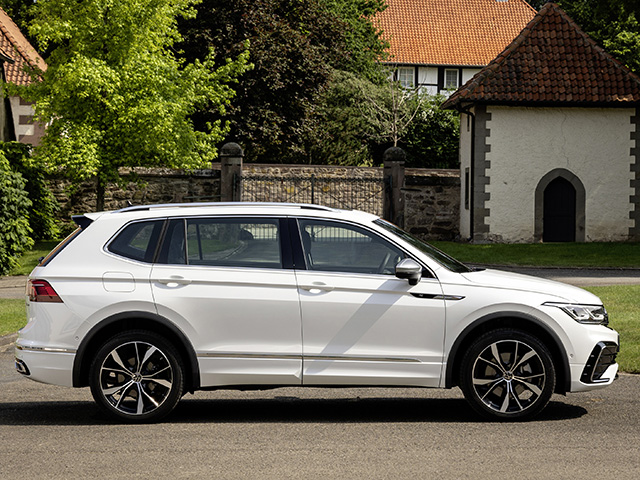 Volkswagen Tiguan Allspace 2 0 TDI SCR R Line DSG 4MOTION Listino Volkswagen Tiguan Allspace 2 0 TDI SCR R Line DSG 4MOTION Listino